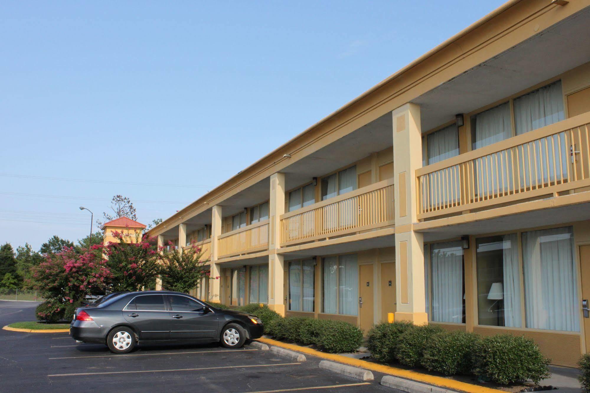Hotel Elev8 Conroe Exterior foto