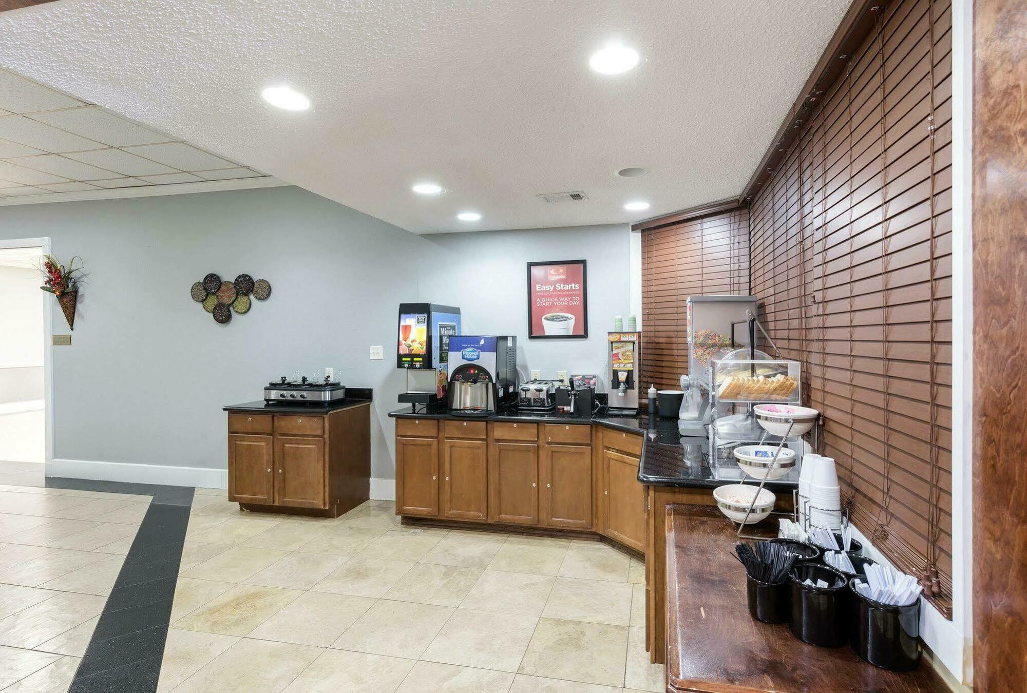 Hotel Elev8 Conroe Exterior foto